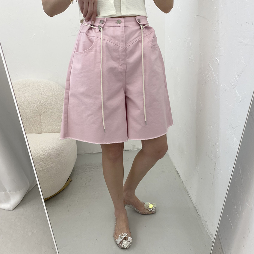 Shorts Denim Frayed - شورت جينز نسائي صيفي 2026 بتصميم