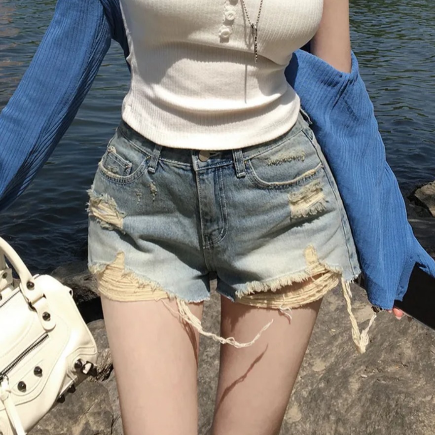 شورت جينز نيمو هوم بخصر مرتفع  - مراجعة Shorts Denim Frayed وسعره