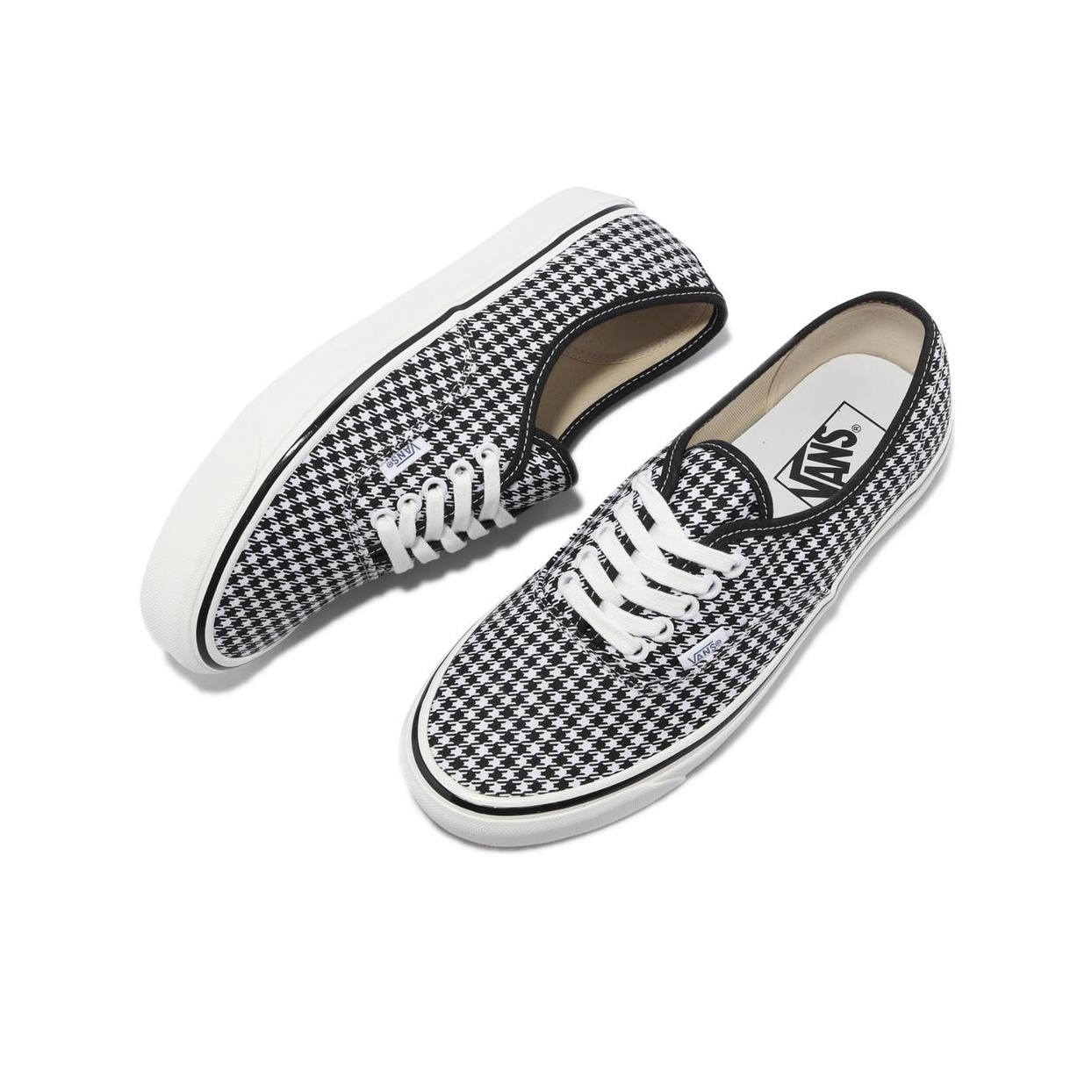 حذاء فانز أوتنتيك 44 دي إكس لل - مراجعة Vans Shoes Authentic وسعره